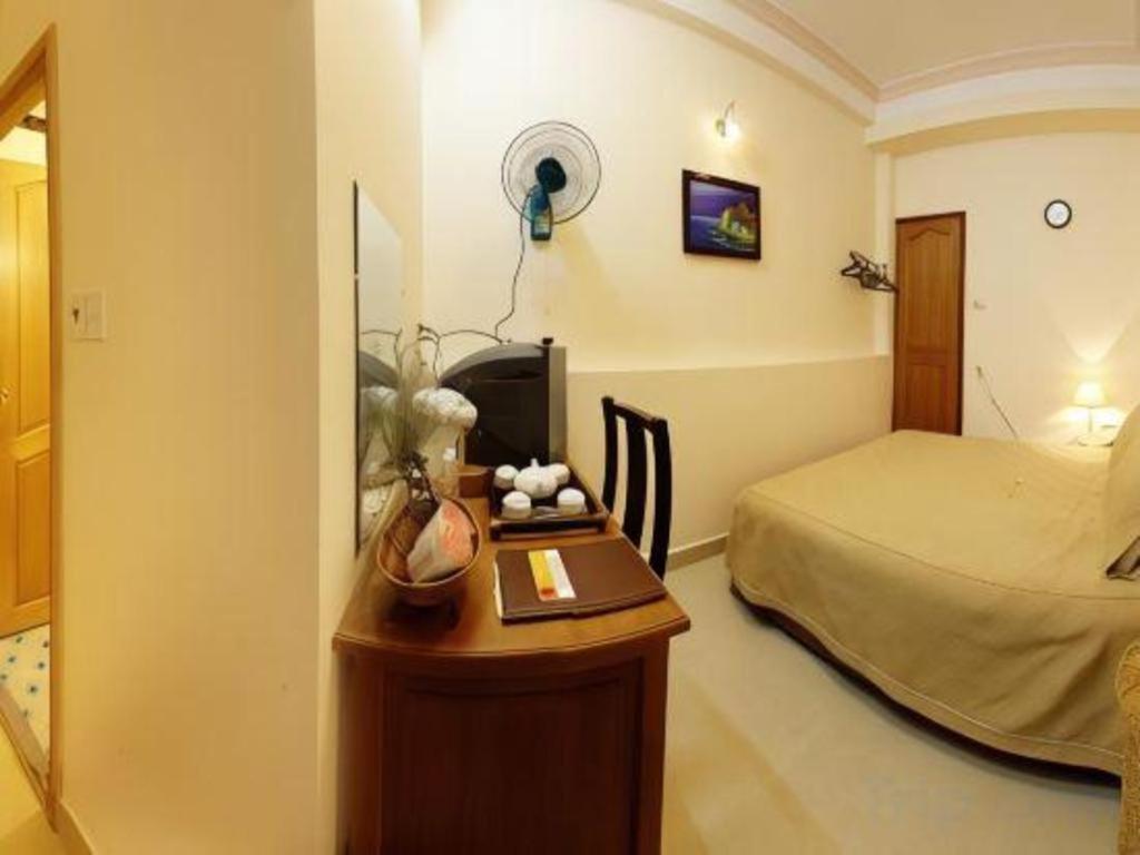 דה לאט Gold Night Hotel מראה חיצוני תמונה