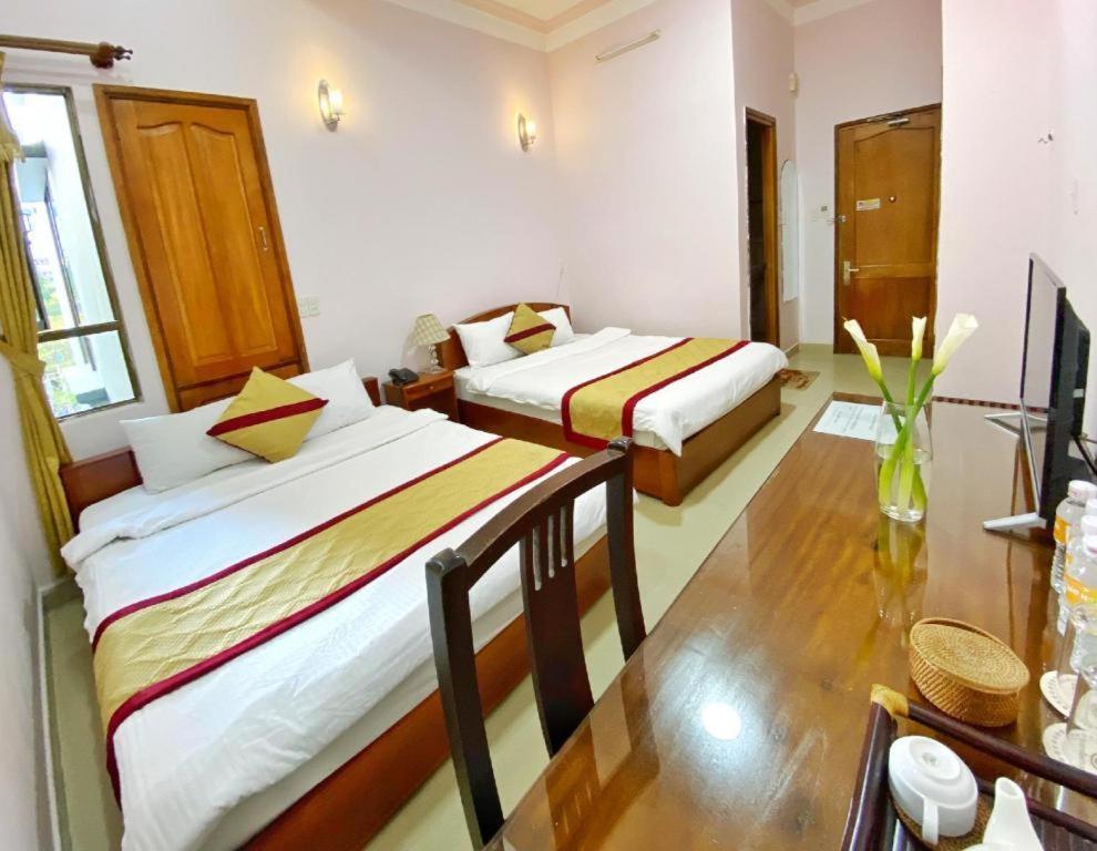 דה לאט Gold Night Hotel מראה חיצוני תמונה
