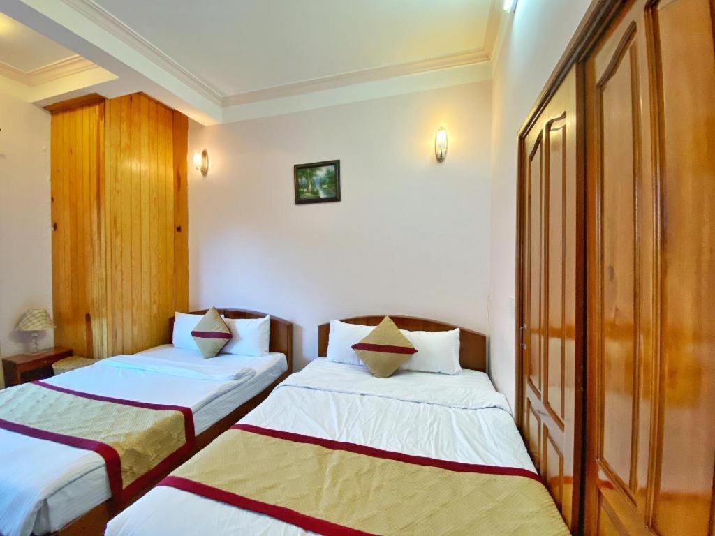 דה לאט Gold Night Hotel מראה חיצוני תמונה