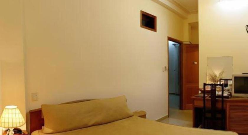 דה לאט Gold Night Hotel מראה חיצוני תמונה