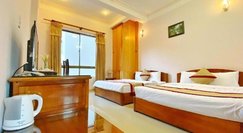 דה לאט Gold Night Hotel מראה חיצוני תמונה