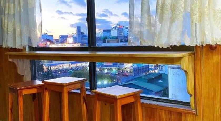 דה לאט Gold Night Hotel מראה חיצוני תמונה