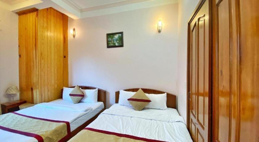 דה לאט Gold Night Hotel מראה חיצוני תמונה