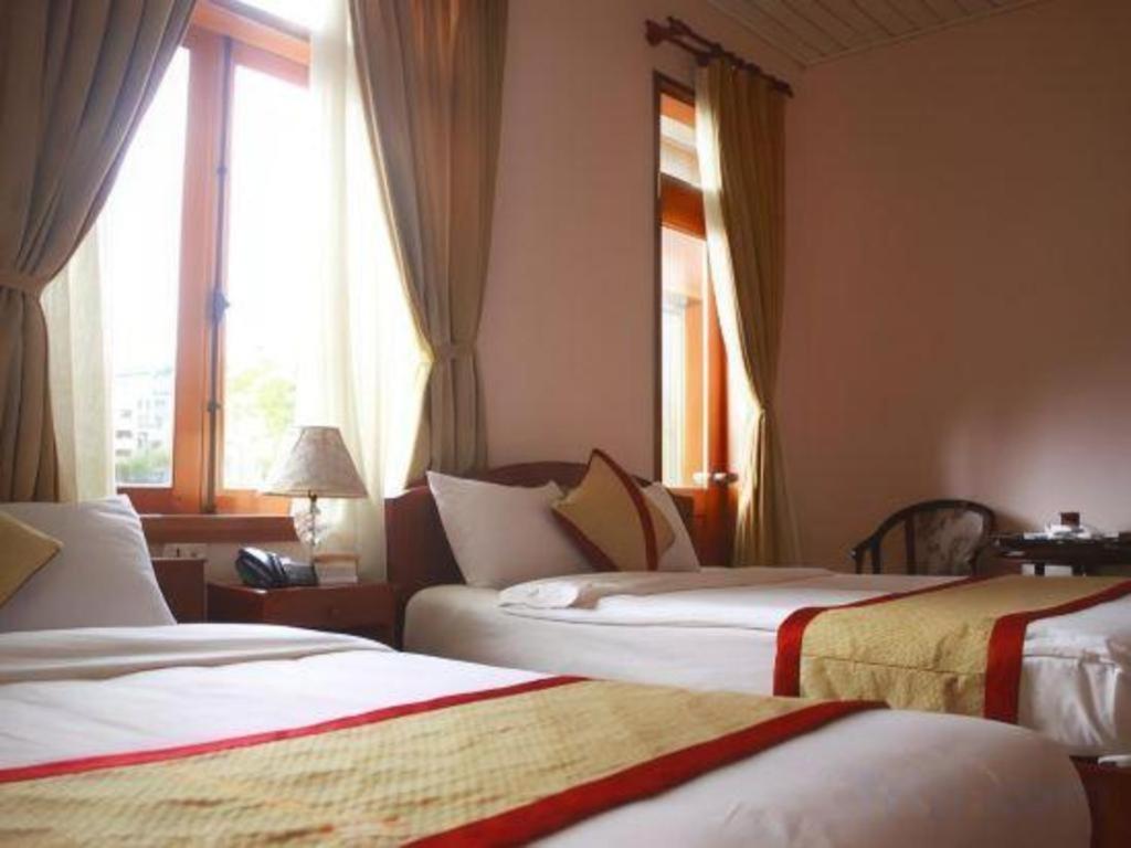 דה לאט Gold Night Hotel מראה חיצוני תמונה