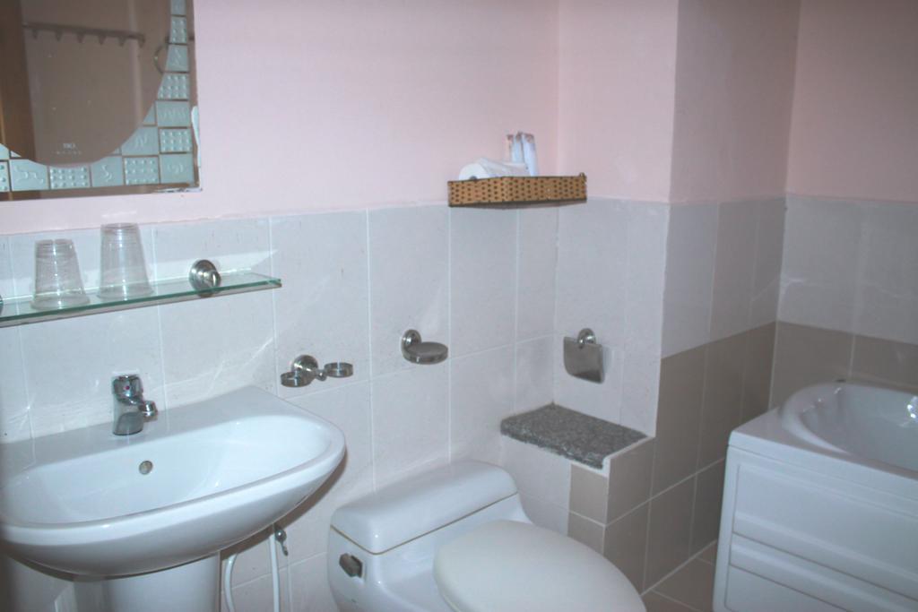 דה לאט Gold Night Hotel מראה חיצוני תמונה