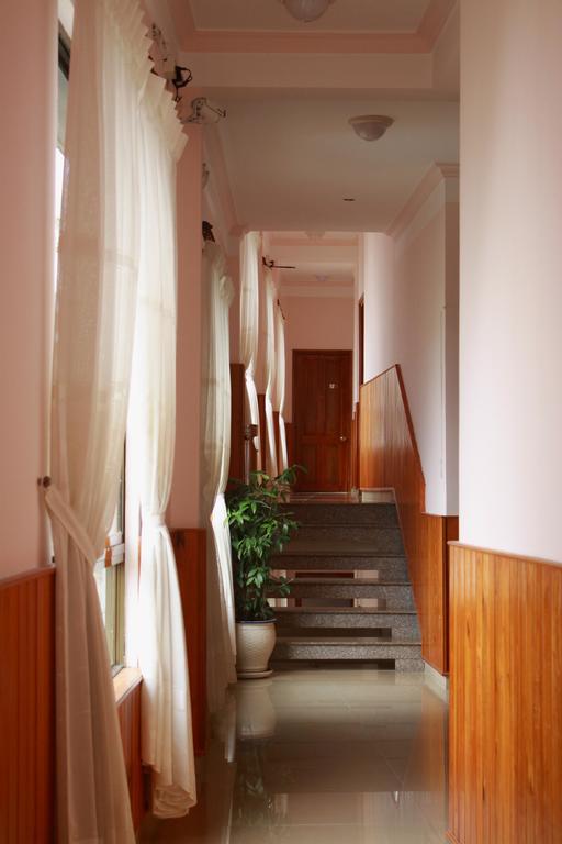 דה לאט Gold Night Hotel מראה חיצוני תמונה
